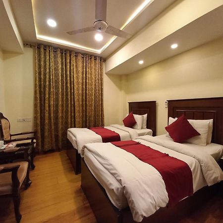 Diplomat Hotel Исламабад Экстерьер фото