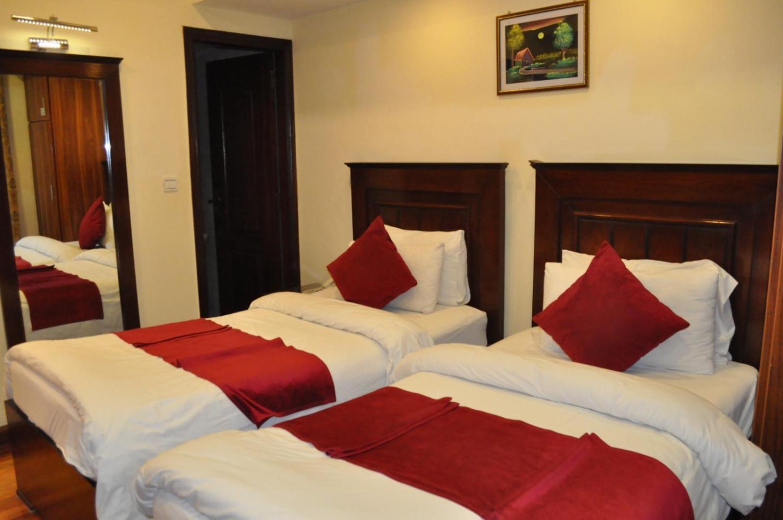 Diplomat Hotel Исламабад Экстерьер фото