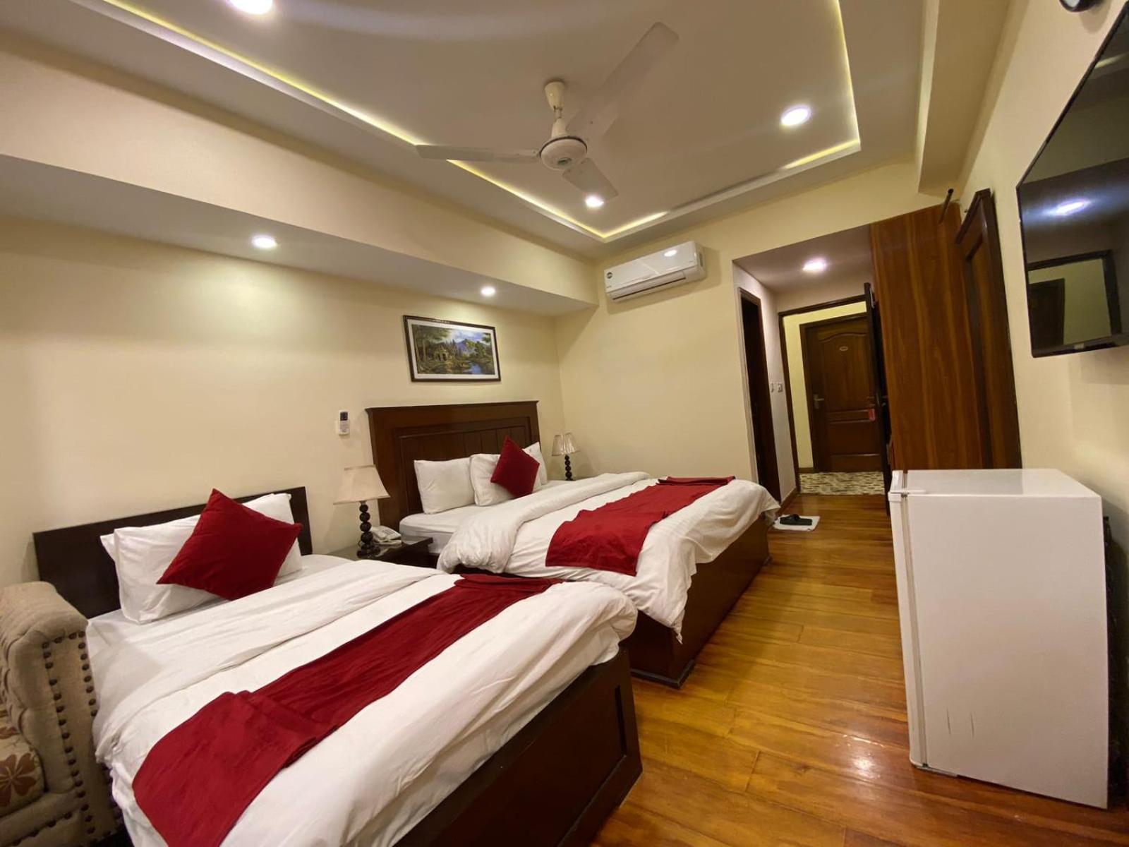 Diplomat Hotel Исламабад Экстерьер фото