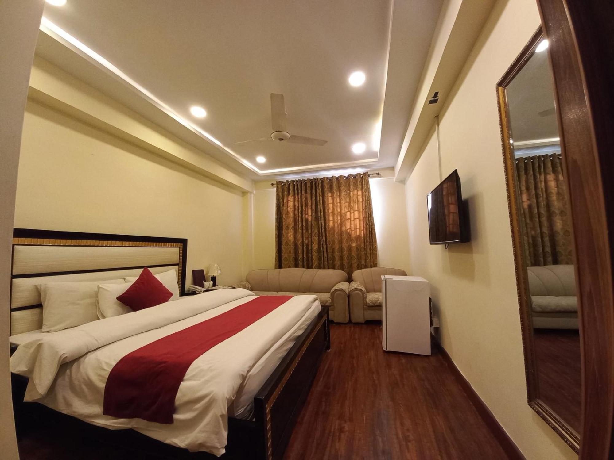 Diplomat Hotel Исламабад Экстерьер фото